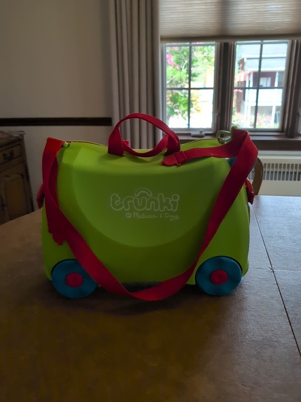 Trunki Suitcase Melissa & Doug Kids Ride On Wheeled Luggage Green w/ Blue Wheels