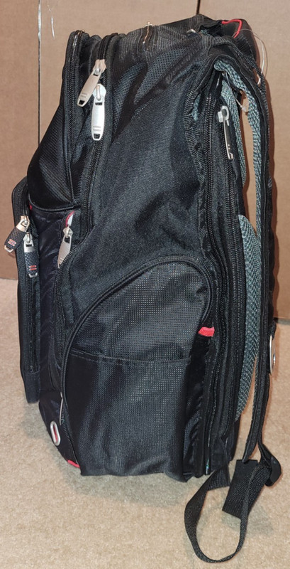 Elleven Amped TSA 17"Computer Backpack Black branded 'Purina Cat Chow 60 Years' gallery