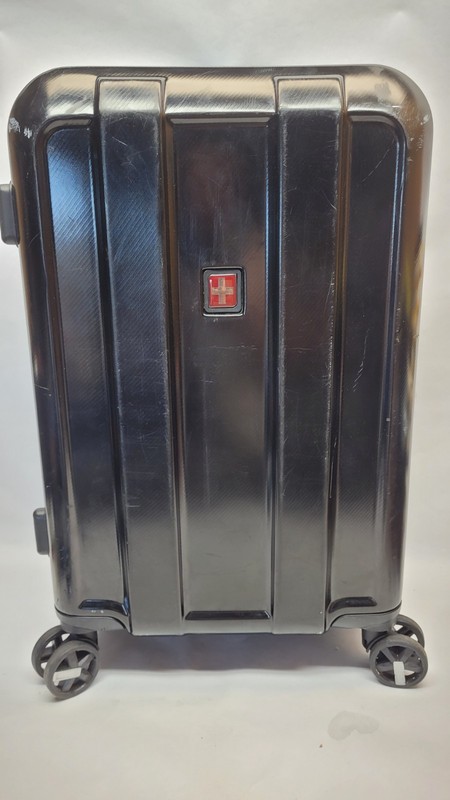 SwissTech Navigation 21″ Hard Side Carry-on Luggage, 24″H x 15″W x 10.5″D Used