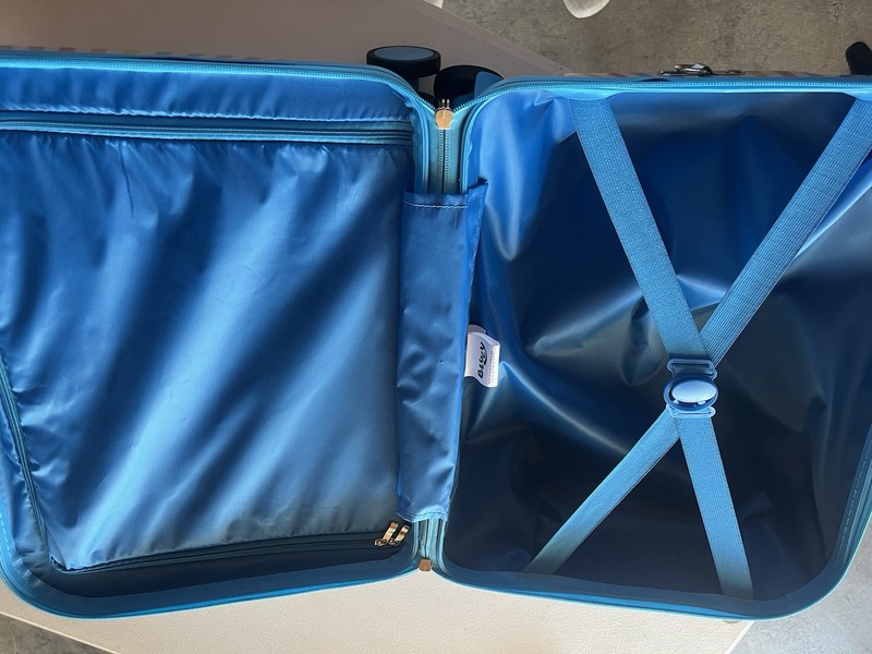 Ride On/ Carry On Kids Bluey Suit Case gallery