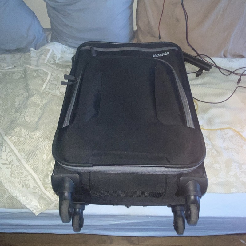 American Tourister Expandable Softside Luggage Carryon with Spinner Wheels20in