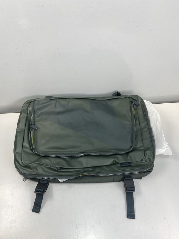 Awat Active Convertible Backpack 45L in Forest Green