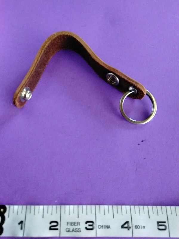 Leather - Snap On ~ Snap Off Key Ring SADDLE TAN - Barbed wired pattern Marlboro gallery