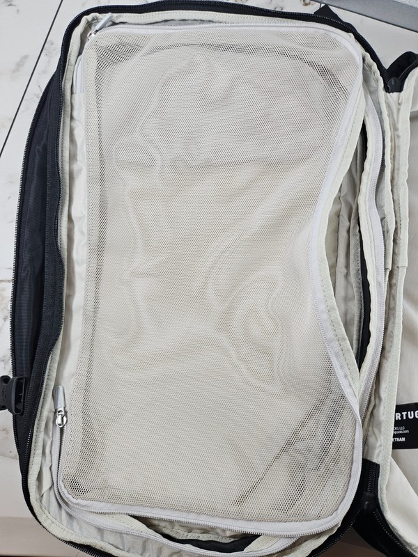 Tortuga Expandable Backpack - Black - Everyday Travel Bag - Like New gallery
