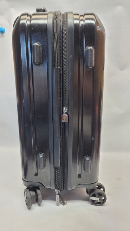 SwissTech Navigation 21" Hard Side Carry-on Luggage, 24"H x 15"W x 10.5"D Used gallery