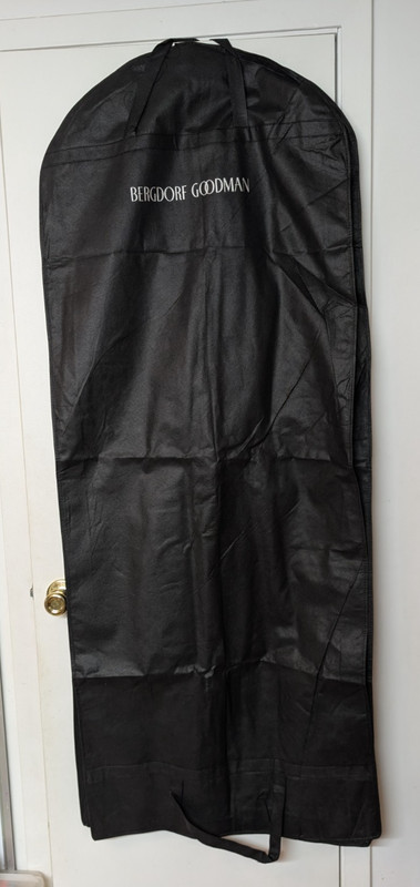 Authentic Bergdorf Goodman fabric foldable garment bag – 59″ x 23″