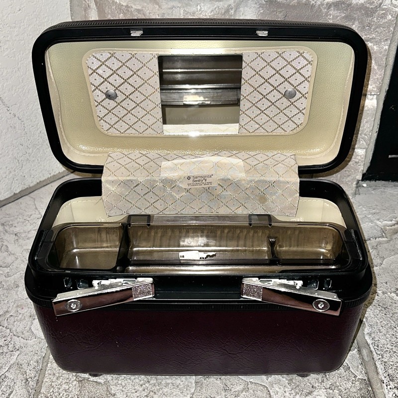 Samsonite Sentry II Red Hard Train Case Case Travel Bag + Key, Tray, Luggage Tag gallery