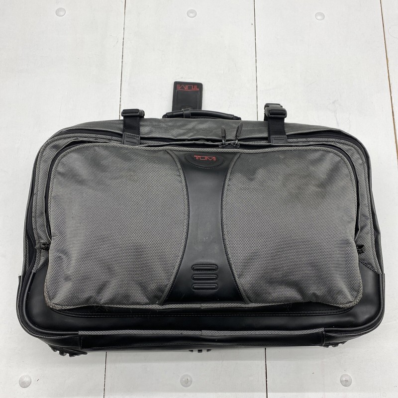 Tumi Duffle Bag Backpack Excursion Non-rolling 21x13x11 Gray Black Carry On gallery