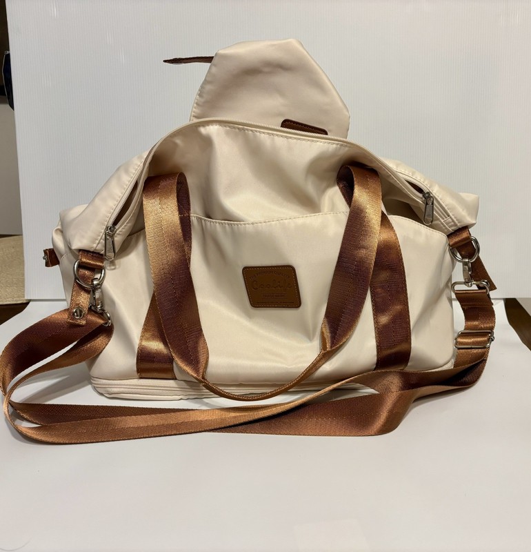Coolife 2pc Expandable Weekender Bag & Toiletry Set Cream with Bronze Straps gallery
