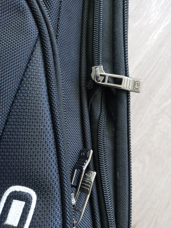 Ogio Lightweight Performance 2-Wheel Luggage Travel Bag 23x15x9 inches gallery