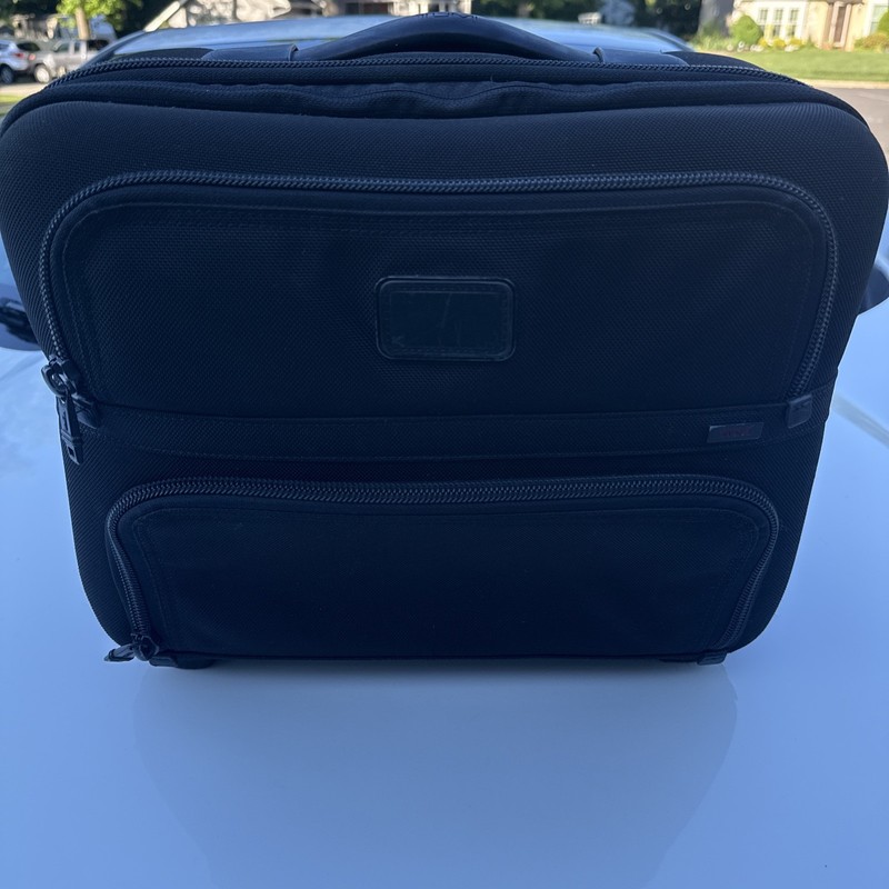 TUMI Alpha Compact Wheel Business Carry On Laptop Briefcase Luggage Bag 26124DH