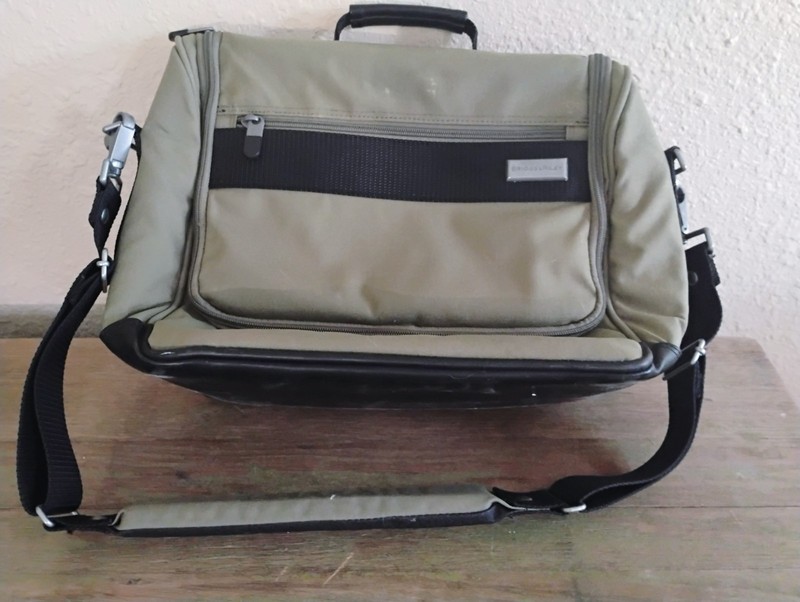 Briggs & Riley Travelware Weekender Bag Olive Green Canvas Duffel Carry-on