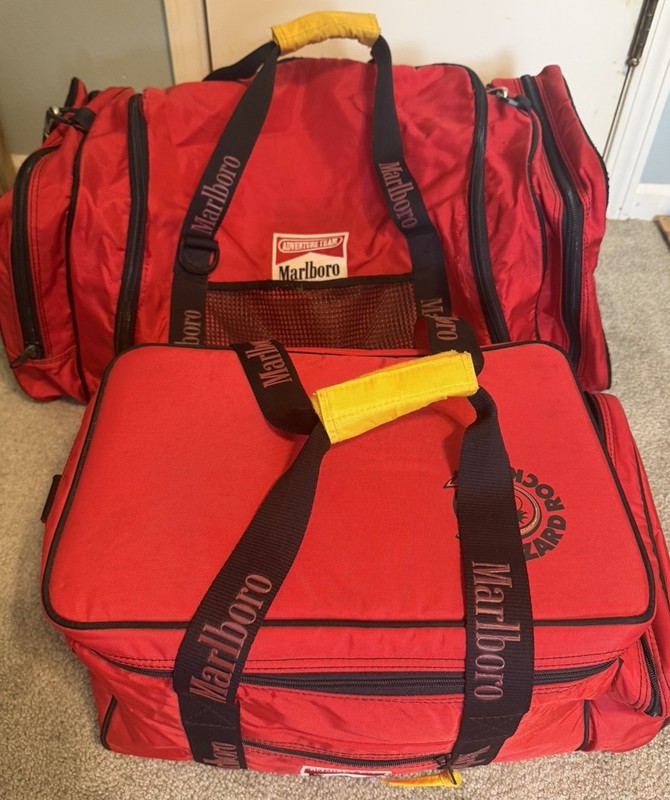 VINTAGE RARE NEW MARLBORO GEAR TRAVEL LARGE DUFFEL BAG AND COOLER
