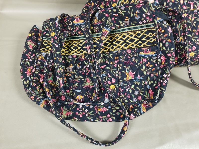 VTG Retired Vera Bradley Ming Pattern Quilted Weekend Travel & Large Duffle Set gallery