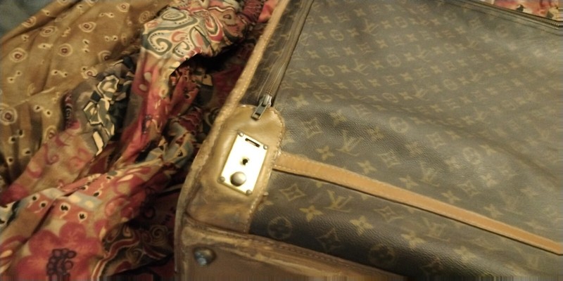 Louis Vuitton Pullman Large Monogram Luggage 75 Vintage 28"x21"x9" gallery