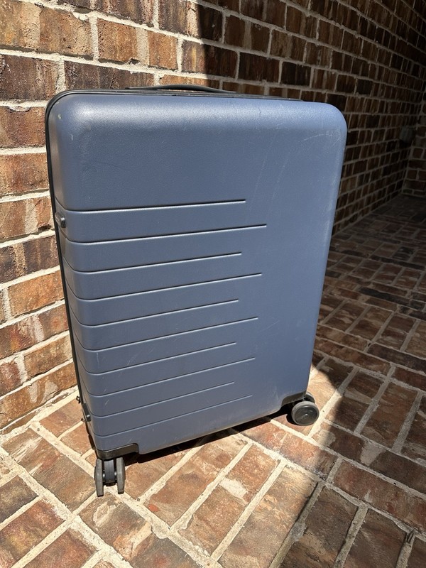 Quince Expandable Medium Check-In Suitcase Navy 26″ H x 19″ W x 11.7″D