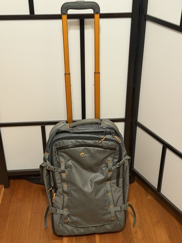 Lowepro HighLine RL 400AW Rolling Carry On Suitcase with Telescopic Handle