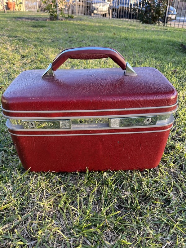 VINTAGE SAMSONITE Profile II Train Case Luggage Cosmetic Barber BURGUNDY NO KEYS