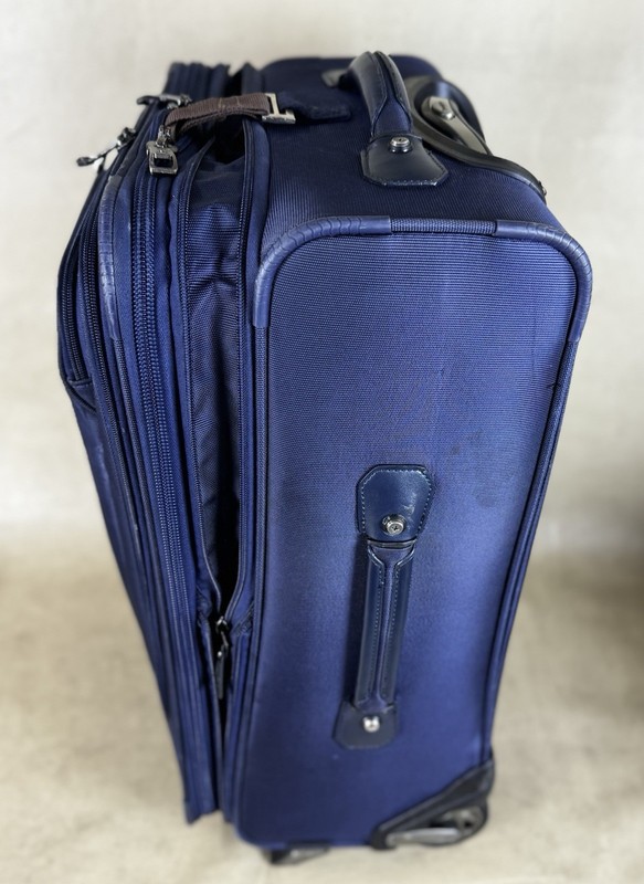 Travelpro Crew 10 Navy 22” Upright Expandable Wheeled Carryon Suitcase 4071422 gallery