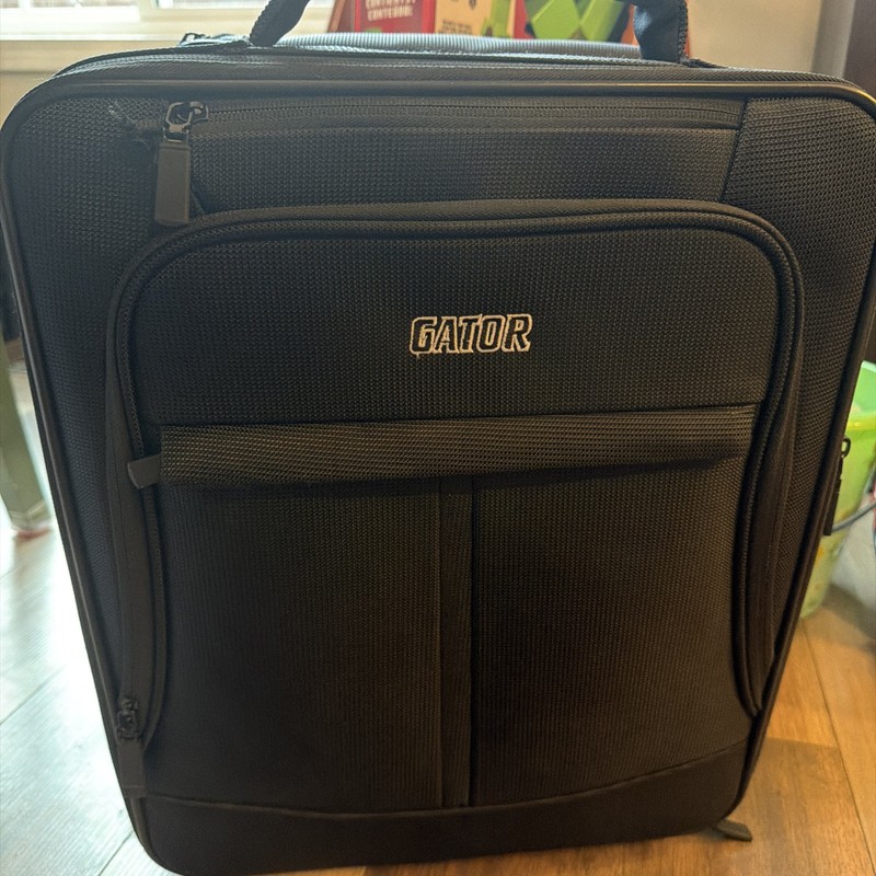 Gator Laptop & Projector Rolling Case EUC Used Once gallery