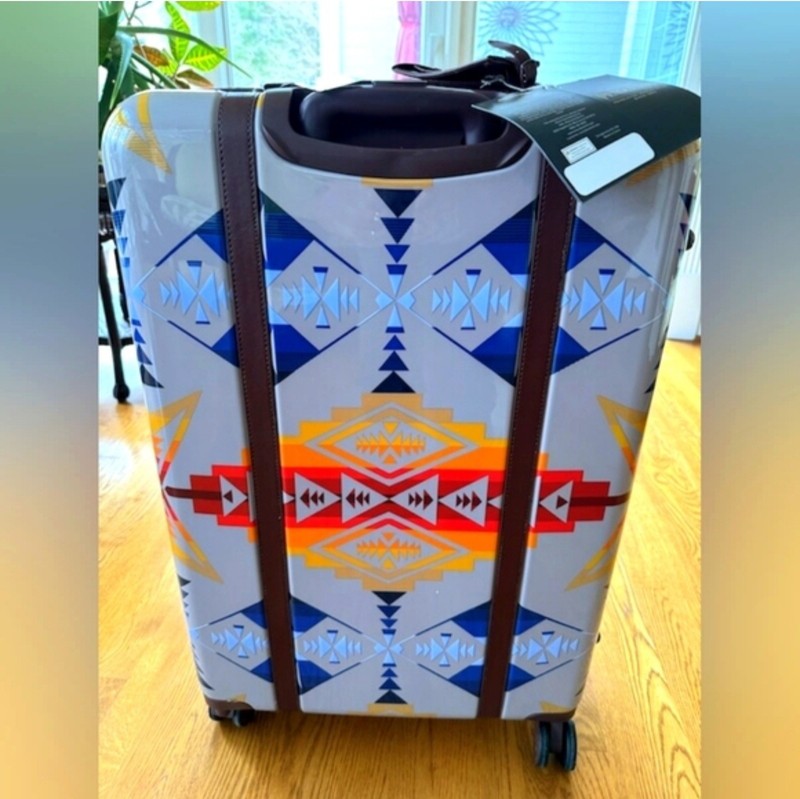 Pendleton Harding 28″ Hardside Spinner Luggage Rolling Suitcase Aqua White Brown
