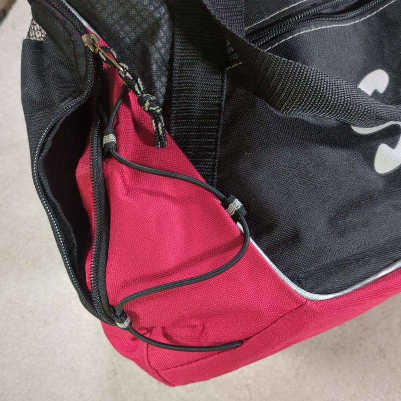 Snap-On Tools Duffle Style Gym Track Travel Bag Carry On Red/Black 20x10x10 gallery