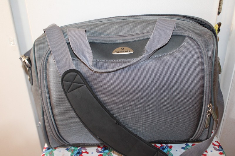 samsonite soft side carry on luggage Gray with large main compartment