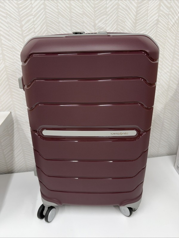 Samsonite Freeform Hardside 21-Inch Spinner 78255-2136