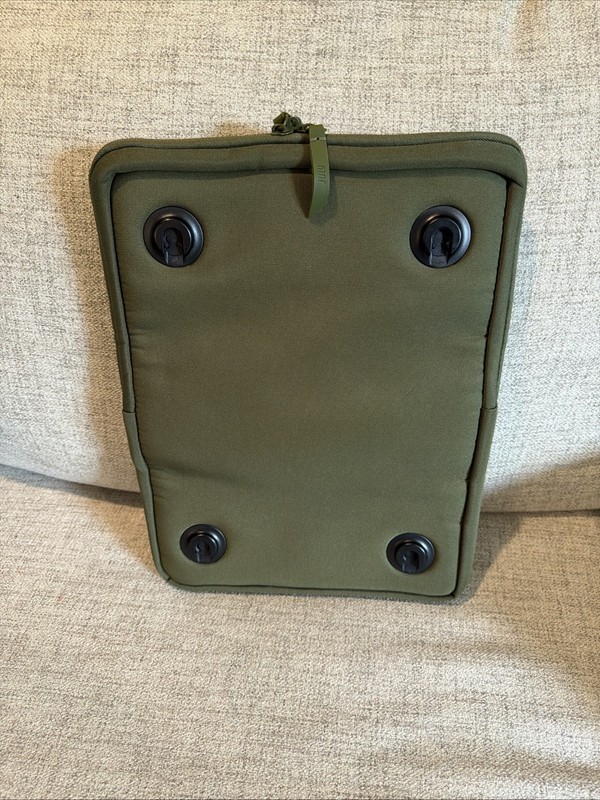 July Carry On Pro Snapsleeve Removable Laptop Case Green Used -Case Only gallery