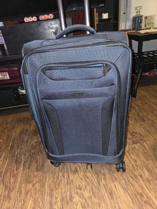 Perry Ellis Portfolio 30″ Spinner Luggage Softside Expandable Travel Black Gray