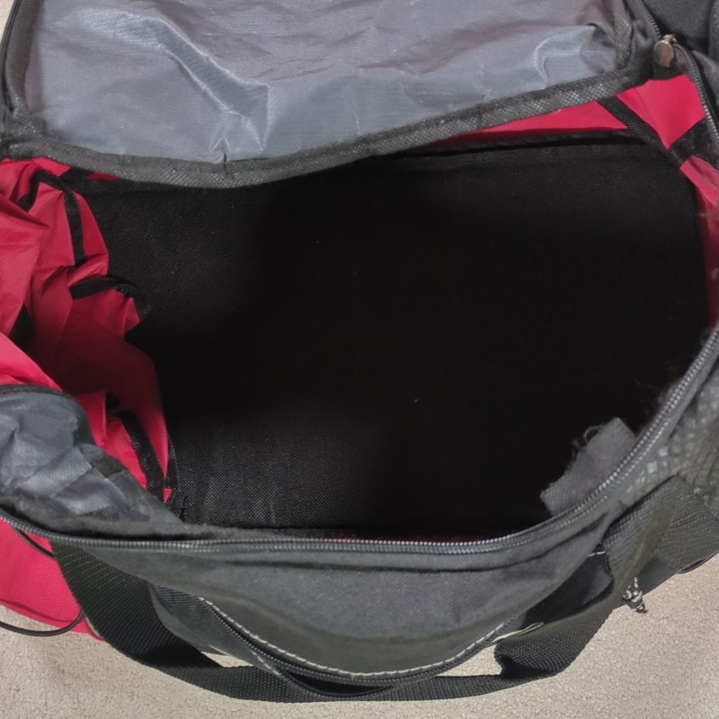 Snap-On Tools Duffle Style Gym Track Travel Bag Carry On Red/Black 20x10x10 gallery