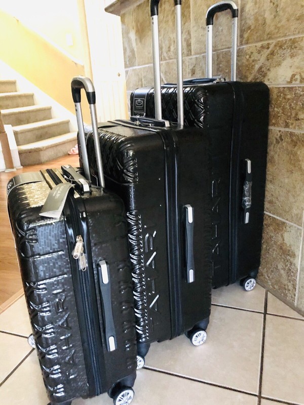 Hard Side Molded Flat Iron Collection II 3-Piece Black Luggage Sets. gallery