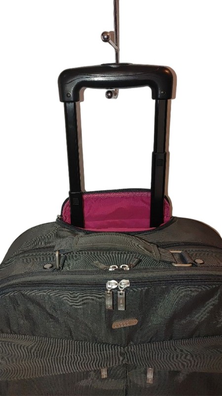 Baggallini Skyline Rolling Briefcase gallery