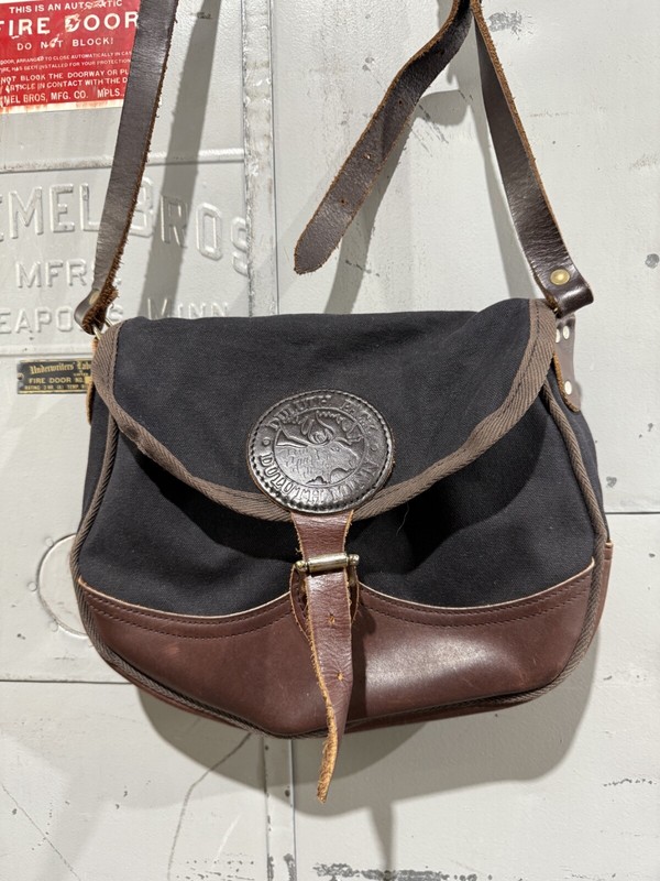 Used Duluth Pack Medium Deluxe Shell Purse - Black gallery