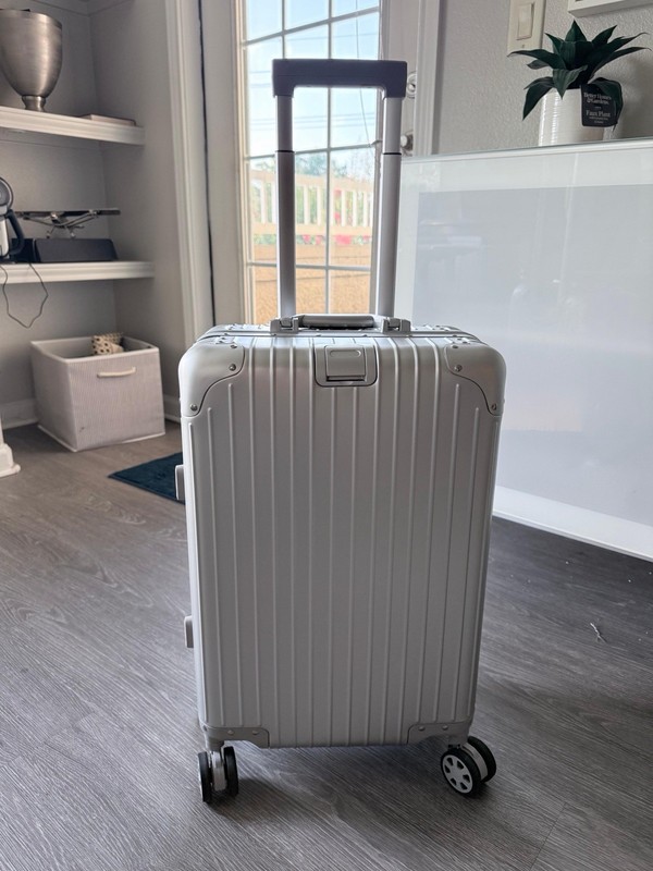 All Aluminium alloy 22in Hard Shell Carry-on, 360 Spinner, Silver, TSA Lock