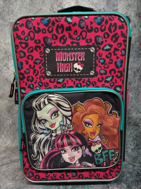 2014 Monster High 18″ Rolling Suitcase Luggage Carry On 2 Wheels Retract Handle
