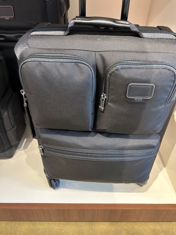 NEW Tumi Briley INTERNATIONAL Expandable 4 Wheel Packing Suit Case – ALL BLACK