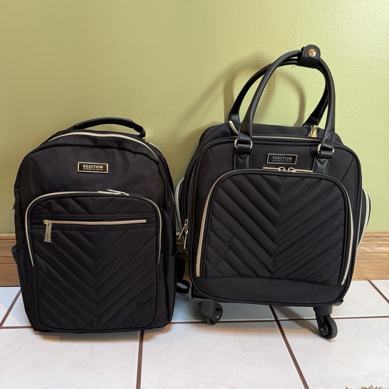 Kenneth Cole Reaction 17″ Softside Chevron 4-Wheel Spinner Carry-On & Backpack
