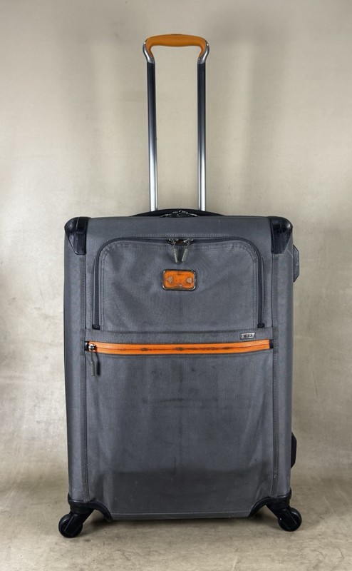 Preowned Tumi Alpha 2 Grey 4 Wheel Expandable Short Trip Packing Case 22064go2