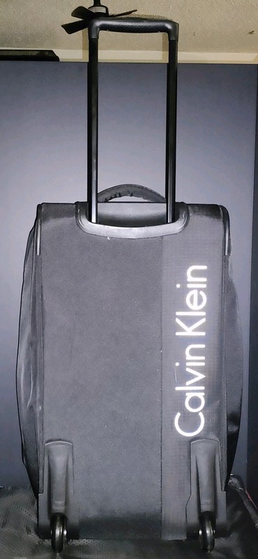 Calvin Klein Medium Luggage Retractable Handle Huge Compartment