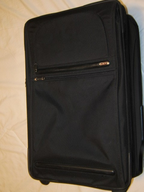 TUMI ALPHA G4 – 22″ Upright 2-Wheeled Short Trip Luggage -22022D4 – Black