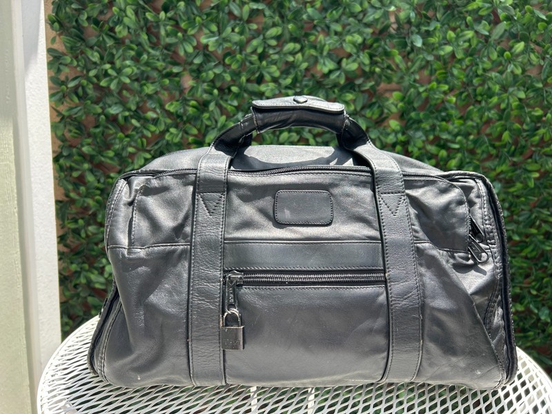 Tumi Black Genuine Leather Duffel Bag – Travel Carry On
