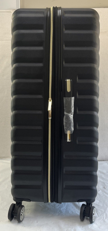Madision Square 20' and 28" Expandable Black Chevron Hardside Spinner Luggage gallery