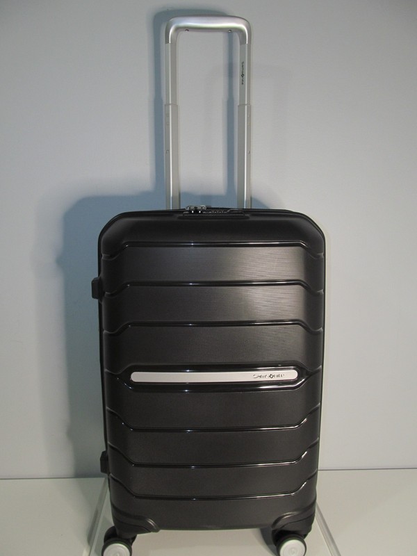 Samsonite Freeform Black 21" Global Carry-On Spinner, TSA Locking System, NWT