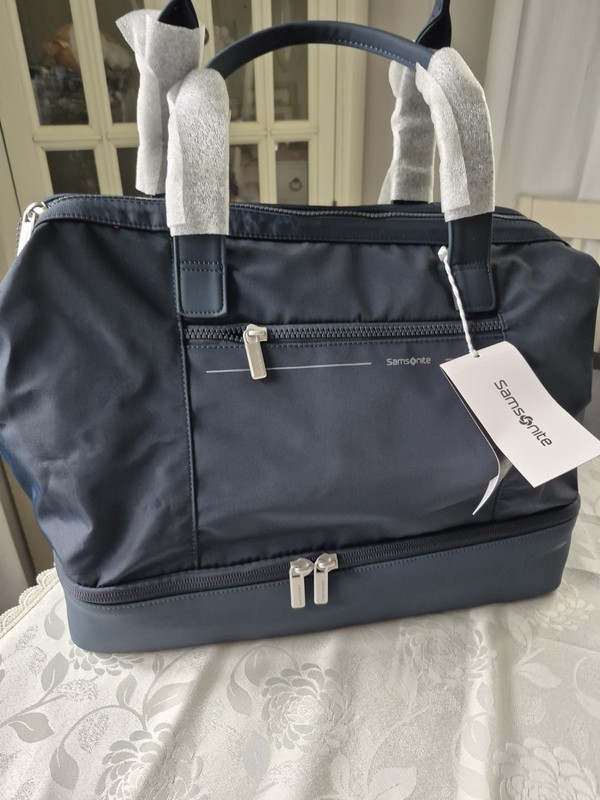 SamsonitecBetter Than Basic Weekender Bag 14.17 H X 18 W X 9.8³D NWT