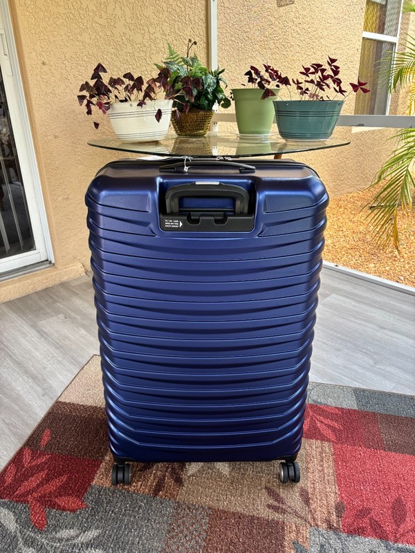 Samsonite Spin Tech 6 Large Spinner Color: Sapphire Blue gallery