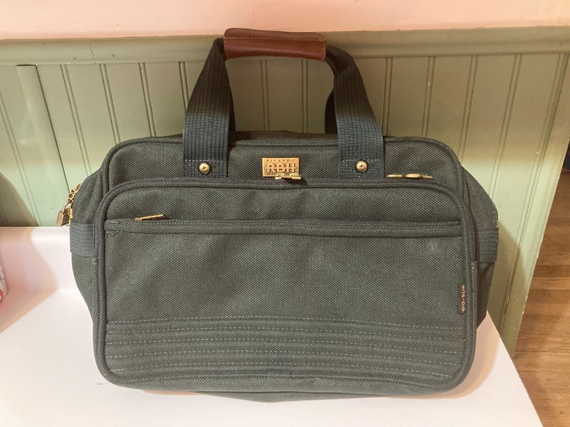 Ricardo Beverly Hills Carry On Packing Tote Bag, Style 9916, hunter green