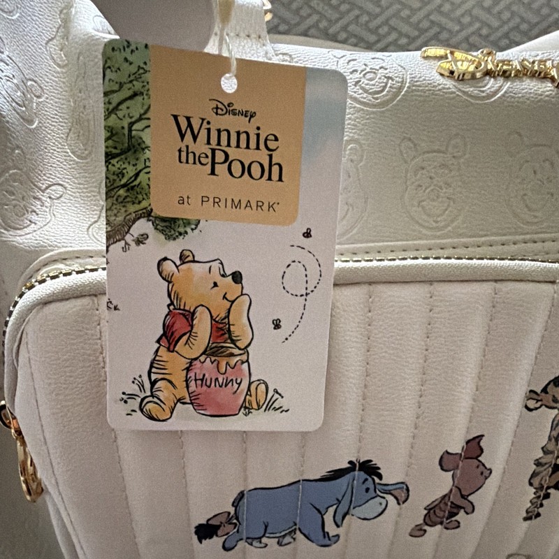Disney Winnie the Pooh 16″ White Faux Leather Duffle Bag Zip, Top Handles