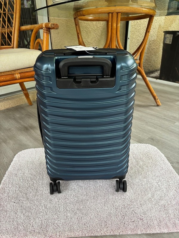 Samsonite Spin Tech 6 Carry-On Spinner Color: Lagoon Blue gallery