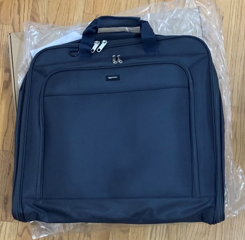 Amazon Basics Tri-Fold Garment Bag – Navy Blue, 40-Inch – new